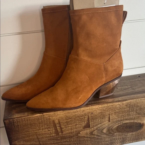Franco Sarto Camel Suede Heeled Boots NEW Size 8 - Picture 1 of 7